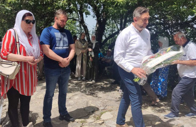 Odata počast ubijenim borcima na Skakavcu