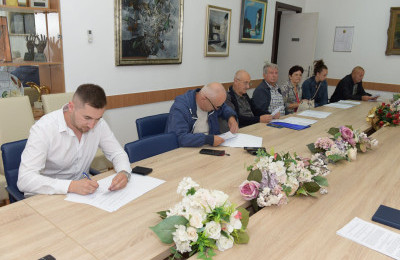 Načelnik Mandić potpisao ugovore za sufinansiranje energetske efikasnosti