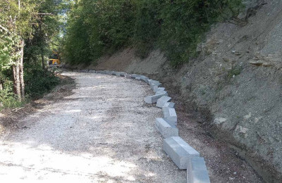 Radovi na rekonstrukciji i asfaltiranju saobraćajnice u zaseoku Gradac
