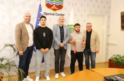 Načelnik Općine Centar ugostio uspješne bh. reprezentativce u dizanju tegova