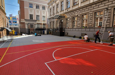 Uređenje dječijeg i sportskog igrališta ispred OŠ „Safvet-beg Bašagić“