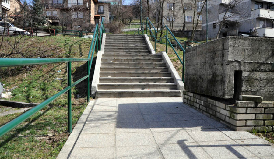 Završena sanacija stepeništa u Tešanjskoj