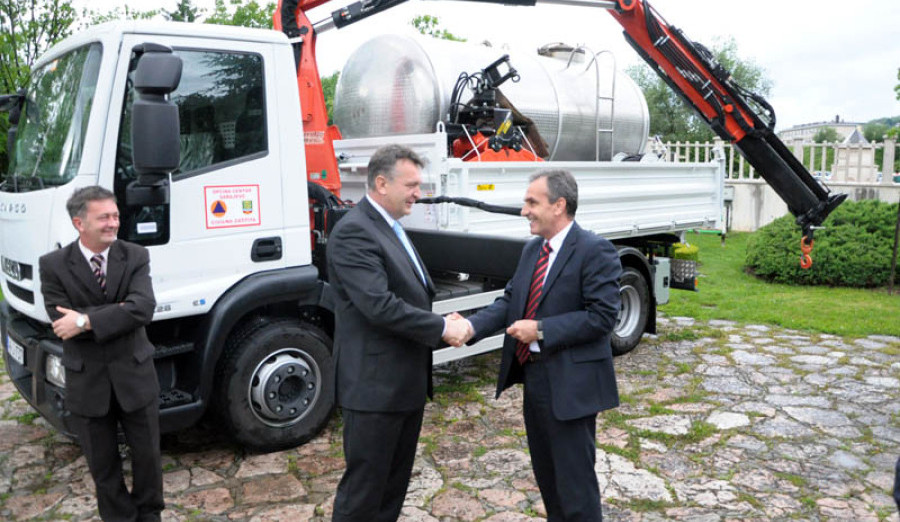 Općina Centar kupila namjensko teretno vozilo za preduzeće ''Park''