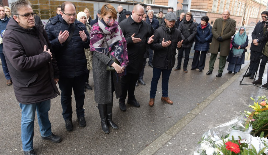 Počast žrtvama masakra u Gimnazijskoj ulici