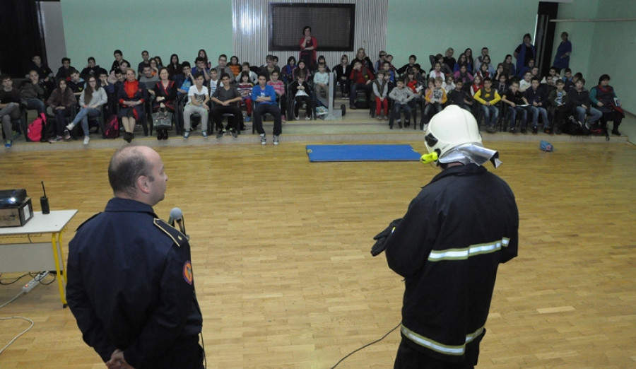 Predavanja u školama o zaštiti od požara