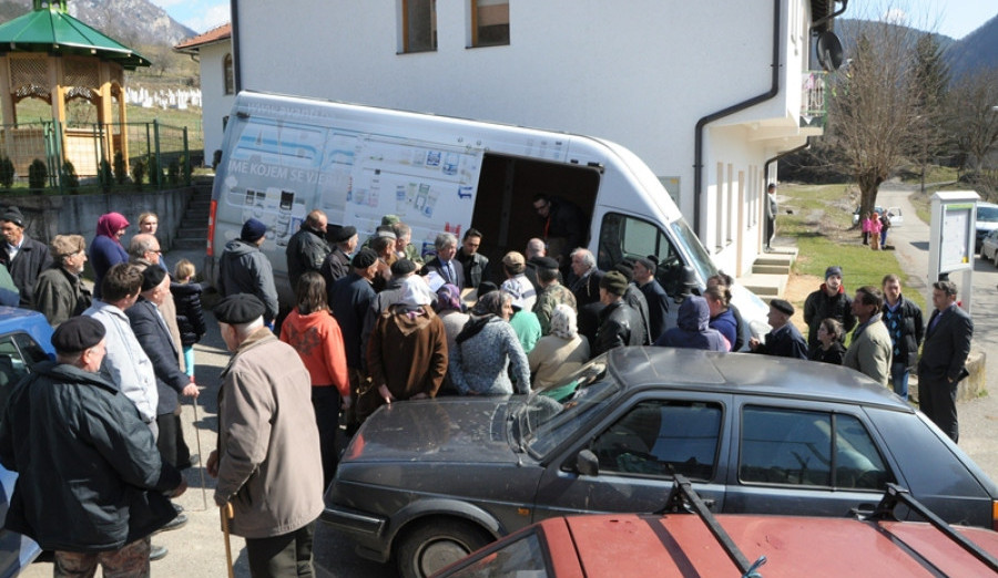 Predstavnici Općine Centar uručili mještanima Žepe više od 100 paketa