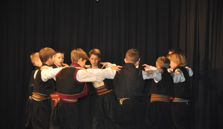 Održana revija kulturno-umjetničkog stvaralaštva osnovaca sa Centra
