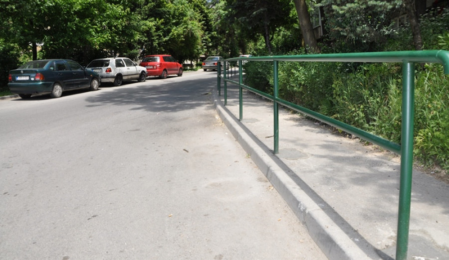 Postavljena rukohvatna ograda u Ulici Marcela Šnajdera