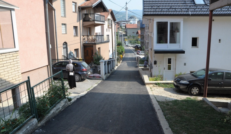 U dijelu Ulice Zije Dizdarevića izgrađena vodovodna mreža i postavljen asfalt
