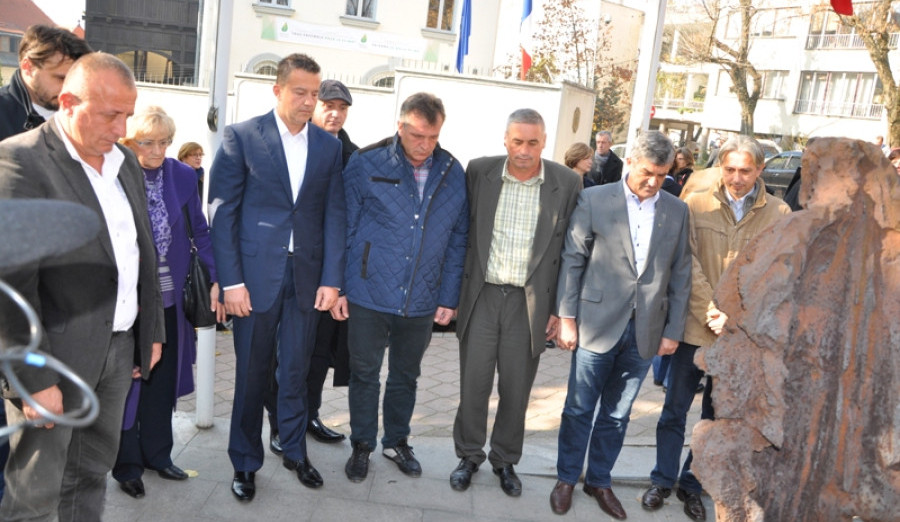 Predstavnici Općine Centar odali počast žrtvama stradalim u Parizu