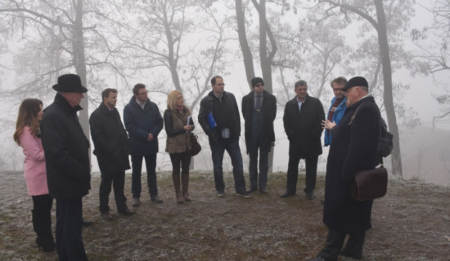Delegacija Općine Centar posjetila lokalitet stare seizmološke stanice na Grdonju gdje je planirana izgradnja igrališta