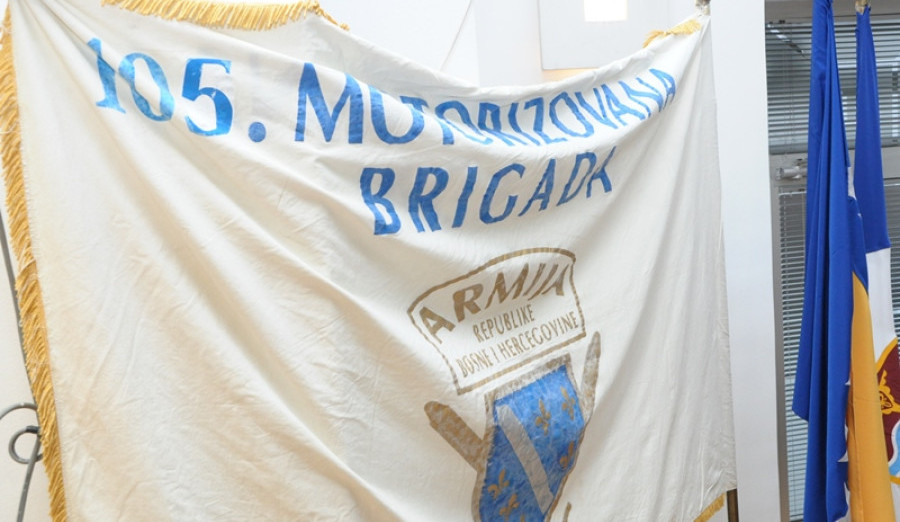 Polaganje cvijeća, svečana sjednica i druženje sa boračkim porodicama na Dan 105. brigade