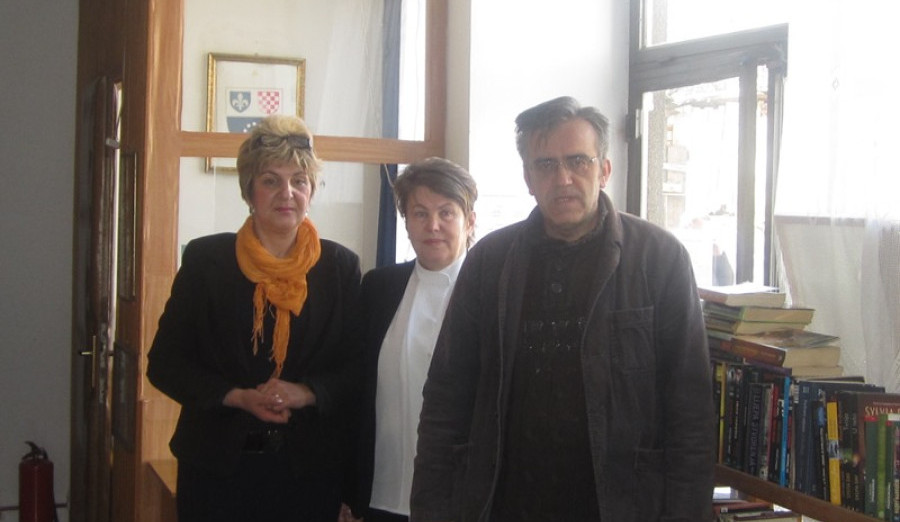 Predstavnici Općine posjetili biblioteku u Varešu