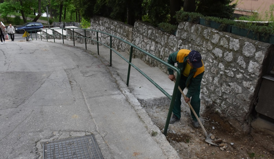 Naredne sedmice završetak radova na sanaciji stepeništa u Ulici Tina Ujevića