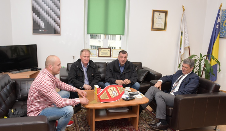 Ajnadžić ugostio evropskog bokserskog prvaka u UBF verziji