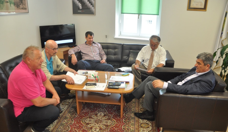 Ajnadžić ugostio predstavnike Organizacionog odbora za održavanje 14. Memorijalnog međunarodnog bokserskog turnira „Mustafa Hajrulahović Talijan“