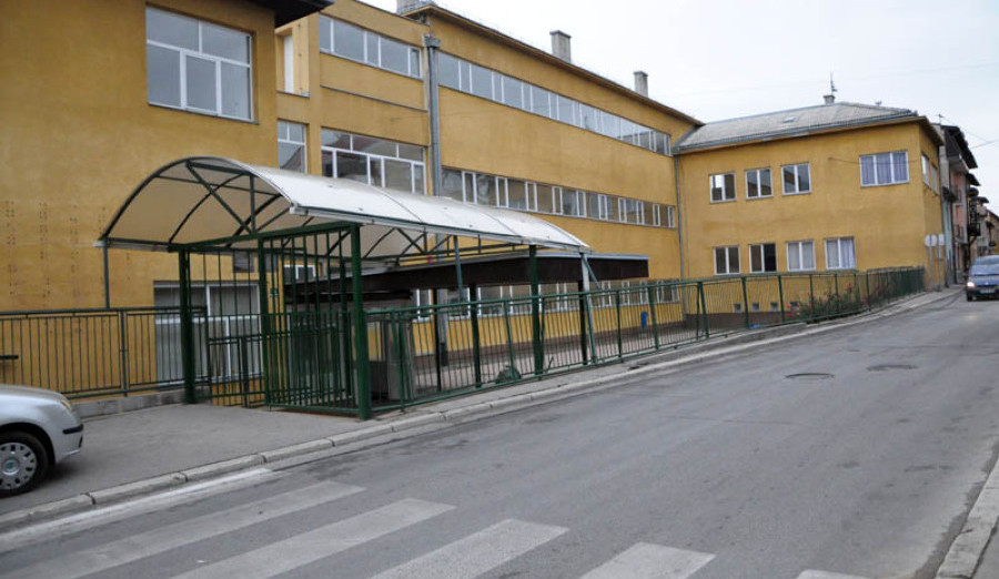 Za sanaciju vodovodnih instalacija Osnovnoj školi „Alija Nametak“ Općina donirala 7.700 maraka