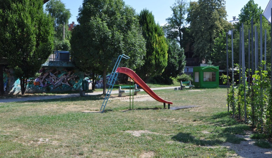 Uređene zelene površine u parku Hastahana