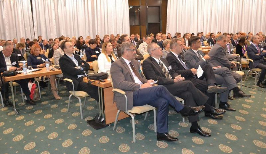 Ajnadžić prisustvovao Međunarodnoj poslovnoj konferenciji „Kanton Sarajevo 2016. godine“