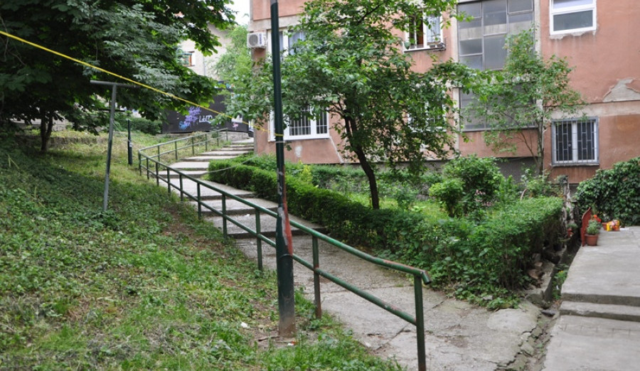 Sanacija stepeništa i pješačkih staza u Centru