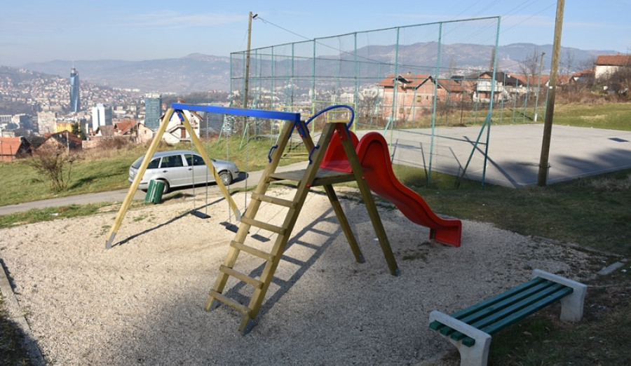 Uređeno dječije igralište Debelo brdo