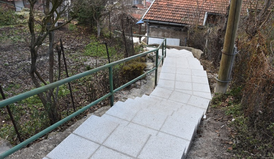 Završeni radovi na sanaciji četiri stepeništa na Vranjačama