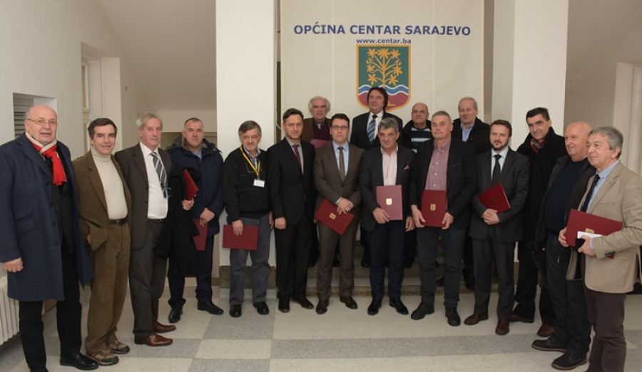 Načelniku Ajnadžiću uručena povelja Udruženja logoraša