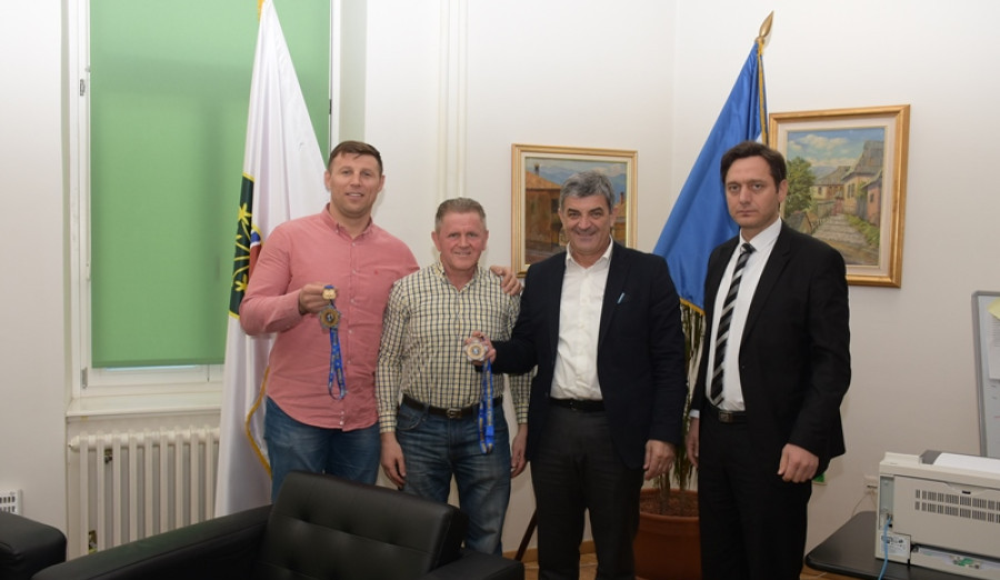Ajnadžić ugostio svjetskog prvaka u powerliftingu Sejfu Šehovića