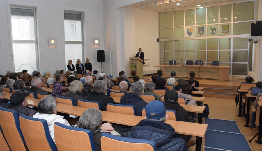 Ajnadžić predstavio projekte za ugrožene građane treće životne dobi