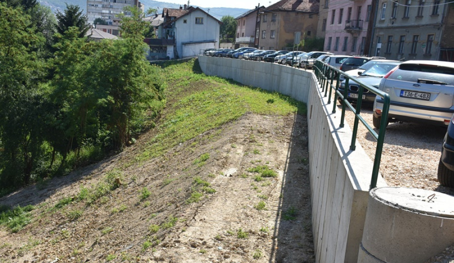Radovi na sanaciji klizišta u Stolačkoj ulici