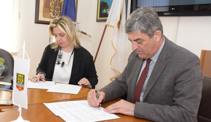 Općina Centar izdvojila 61.000 KM školi ''Safvet-beg Bašagić'' za zamjenu stolarije