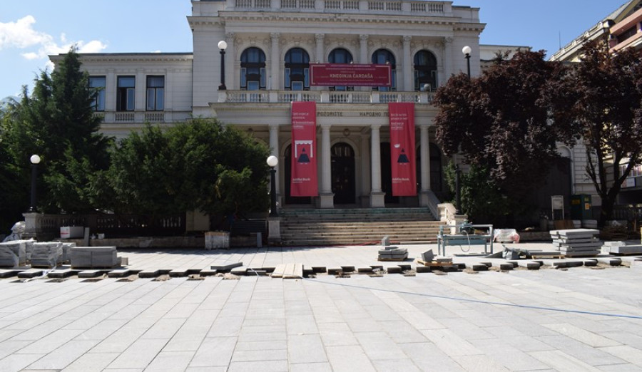 (FOTO) Radovi na trgu Susan Sontag se odvijaju planiranom dinamikom