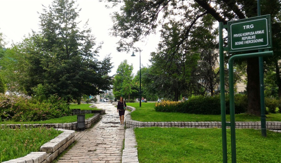 (FOTO) Započeli istražni radovi na Trgu Prvog korpusa Armije BiH