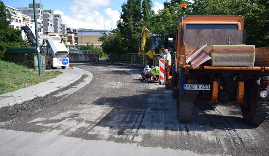 (FOTO) Započeli radovi u Ulici Hakije Kulenovića