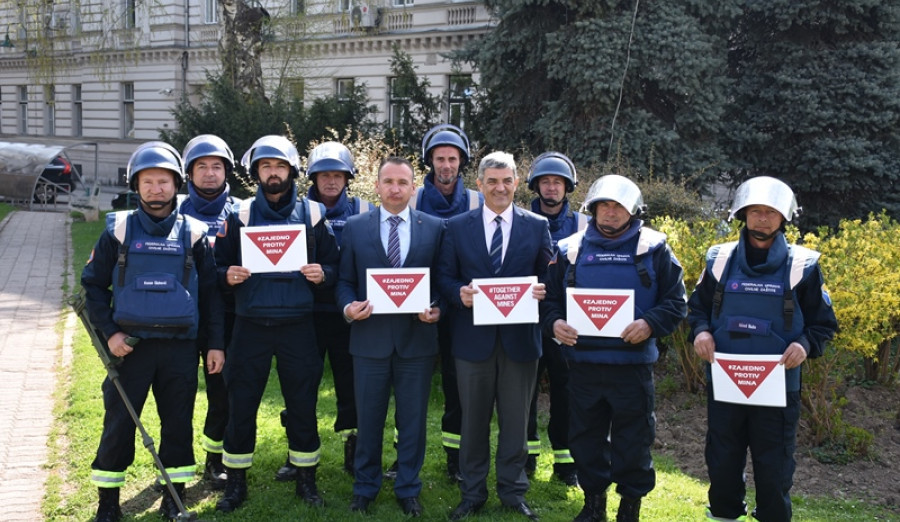 Općina Centar donira Federalnoj upravi civilne zaštite detektor za mine