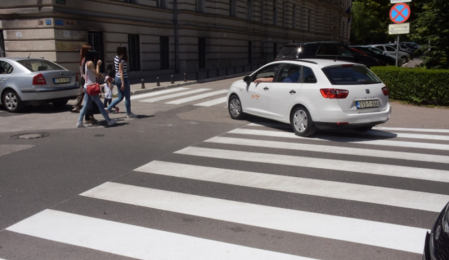 Obnova oštećenja na kolovozu i saobraćajne signalizacije u Centru