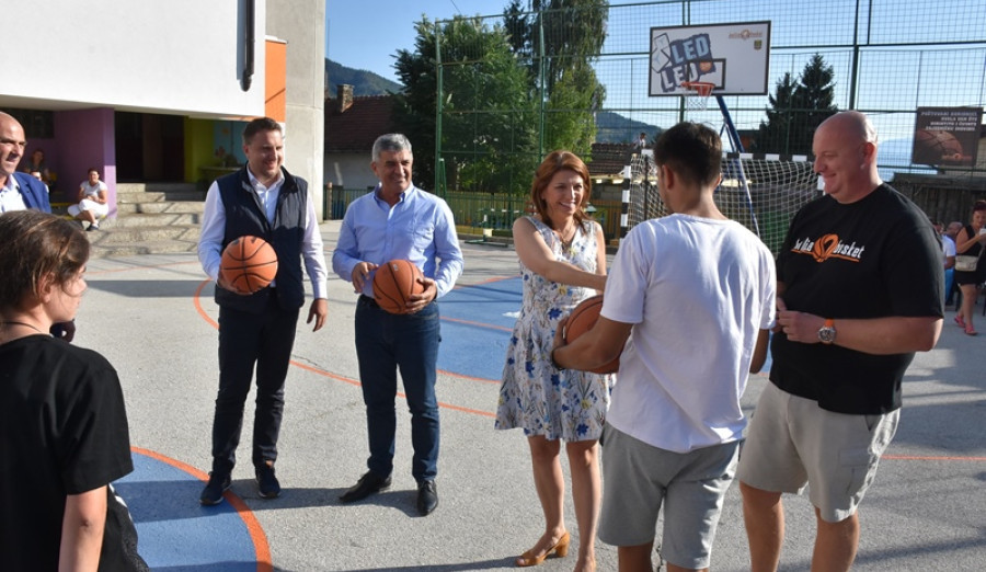 Otvoren obnovljeni košarkaški teren Dječijeg doma "Bjelave" 