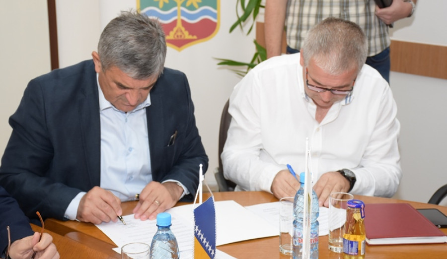 Općina Centar sufinansira stipendiranje djece šehida i poginulih boraca
