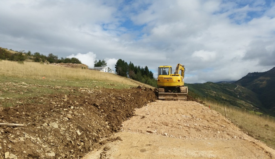 Asfaltiranje pristupnog puta do rezervoara na Nahorevskim brdima