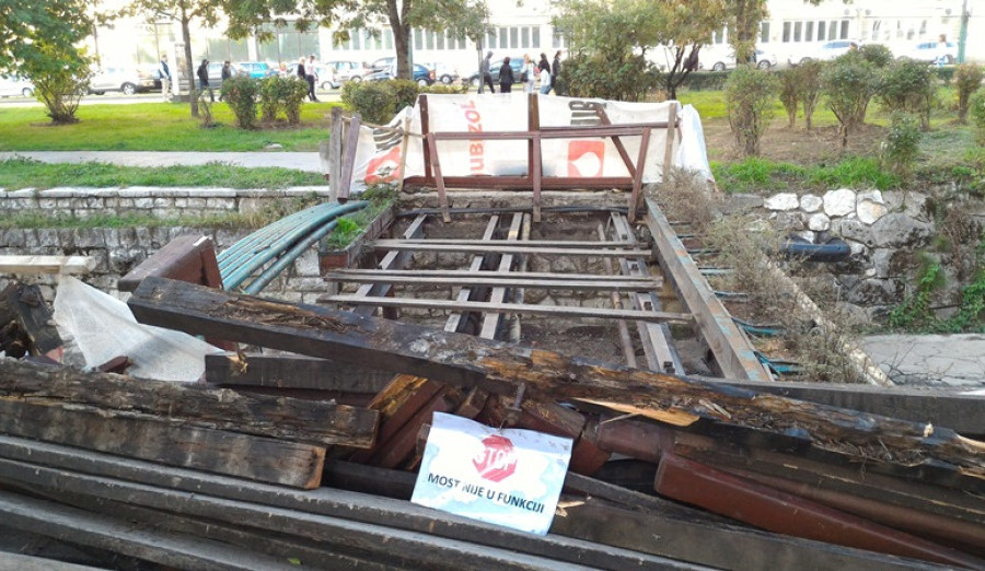 Obnova pješačkog mosta kod zgrade Općine Centar