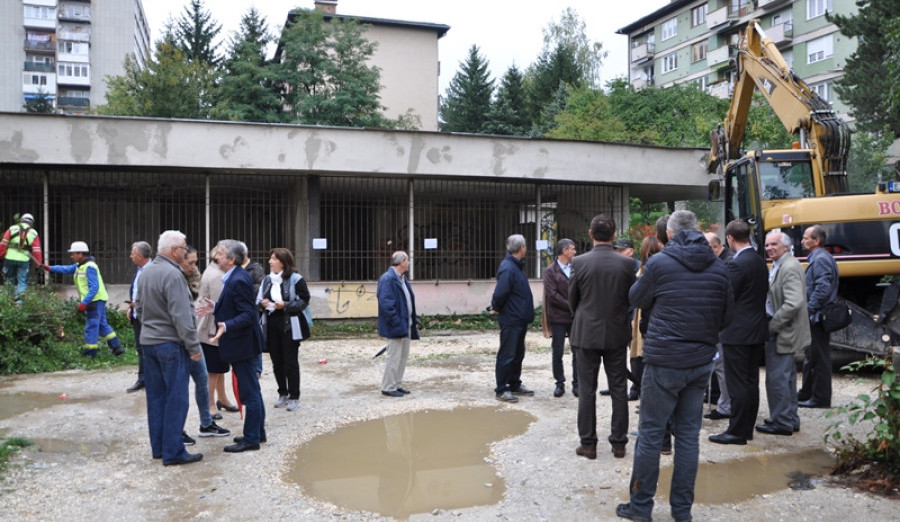 Započelo uklanjanje objekta devastiranog obdaništa „Razigrani dani“