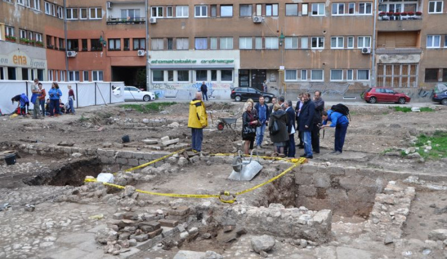 U parku Kalin hadži Alijine džamije pronađena neeksplodirana granata