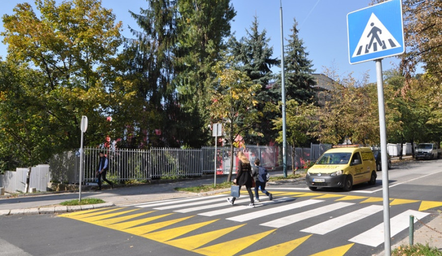 Bezbjedniji prelaz učenika do škole na Marijin dvoru