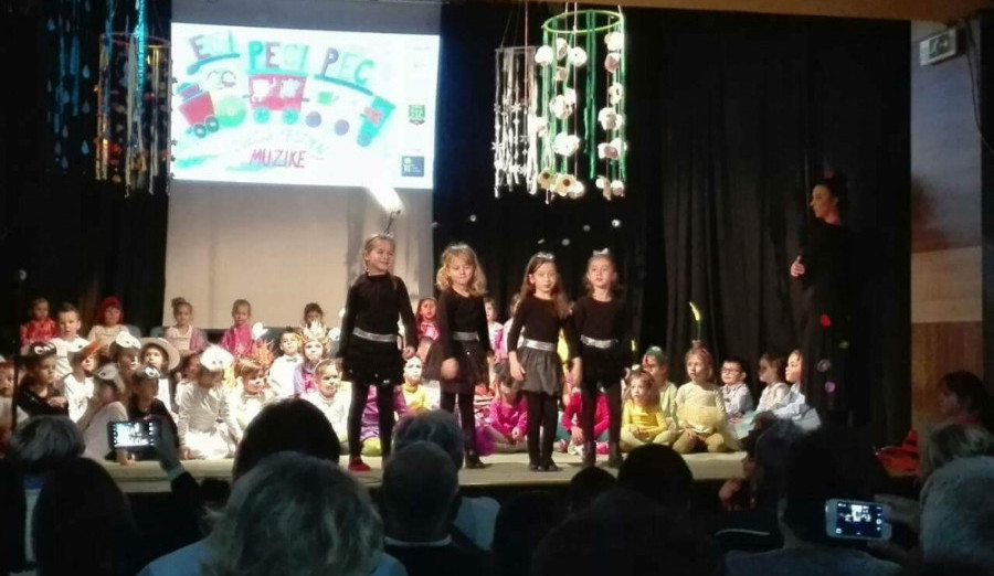 Održan drugi dječiji muzički festival „Eci peci pec, ti si mali zec“