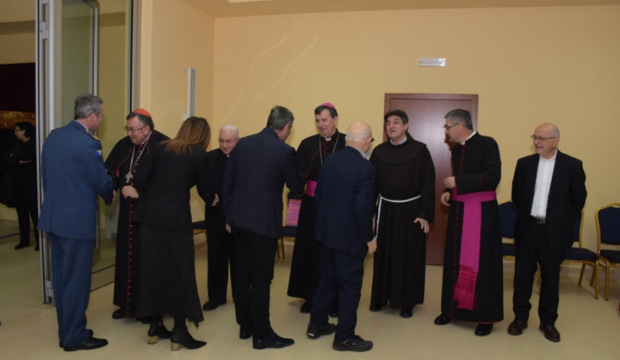 Načelnik Ajnadžić i predsjedavajuća Karačić prisustvovali božićnom prijemu