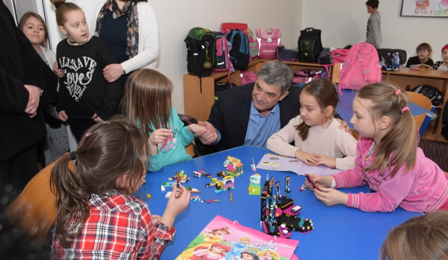 „Pametne table“ u 11 osnovnih škola u Centru