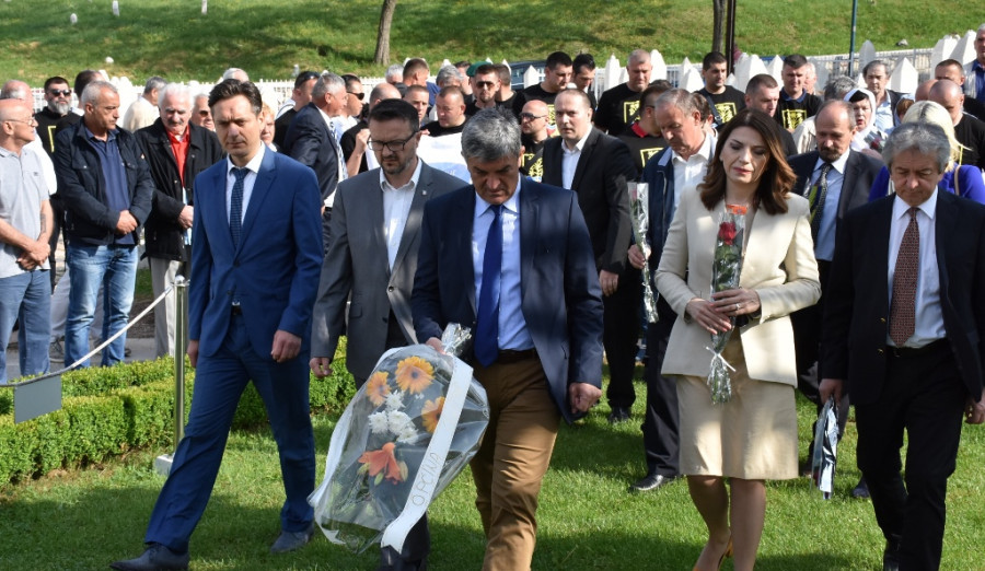Povodom Dana Općine Centar 2. maja polaganje cvijeća na spomen obilježja 