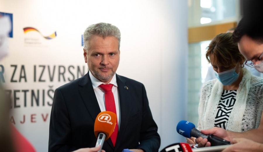 PANEL DISKUSIJA O EKONOMSKIM POSLJEDICAMA PANDEMIJE COVID-19 I MJERAMA ZA POTICANJE OPORAVKA PRIVREDE
