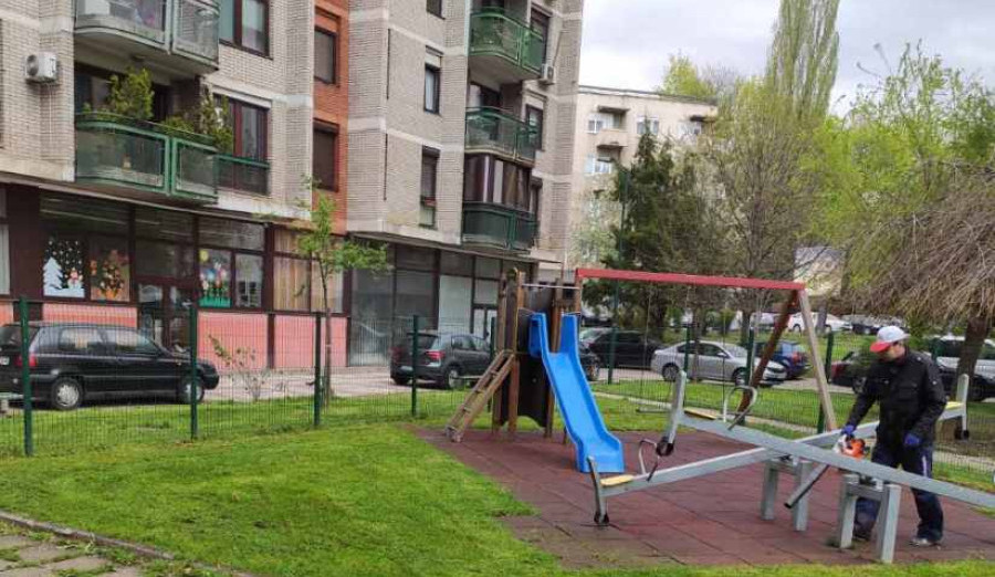 Redovno održavanje ciciban igrališta na radost naših mališana