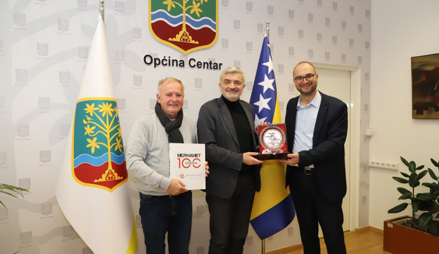 Uručena zahvalnica načelniku Srđanu Mandiću